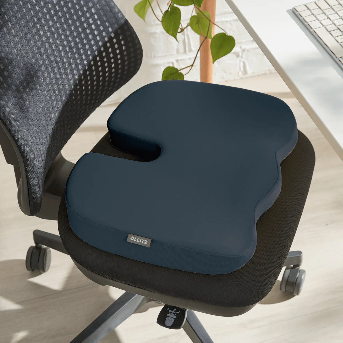 Leitz Ergo Cosy Seat Cushion - Image 3 - Office R Us