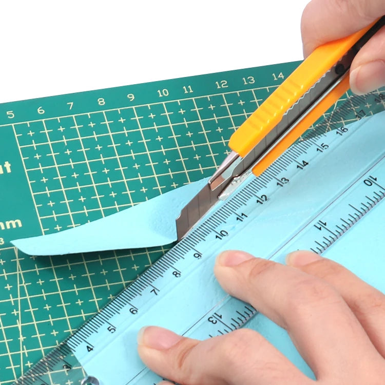 Soft Grip Utility Knife Set – 2 Pieces