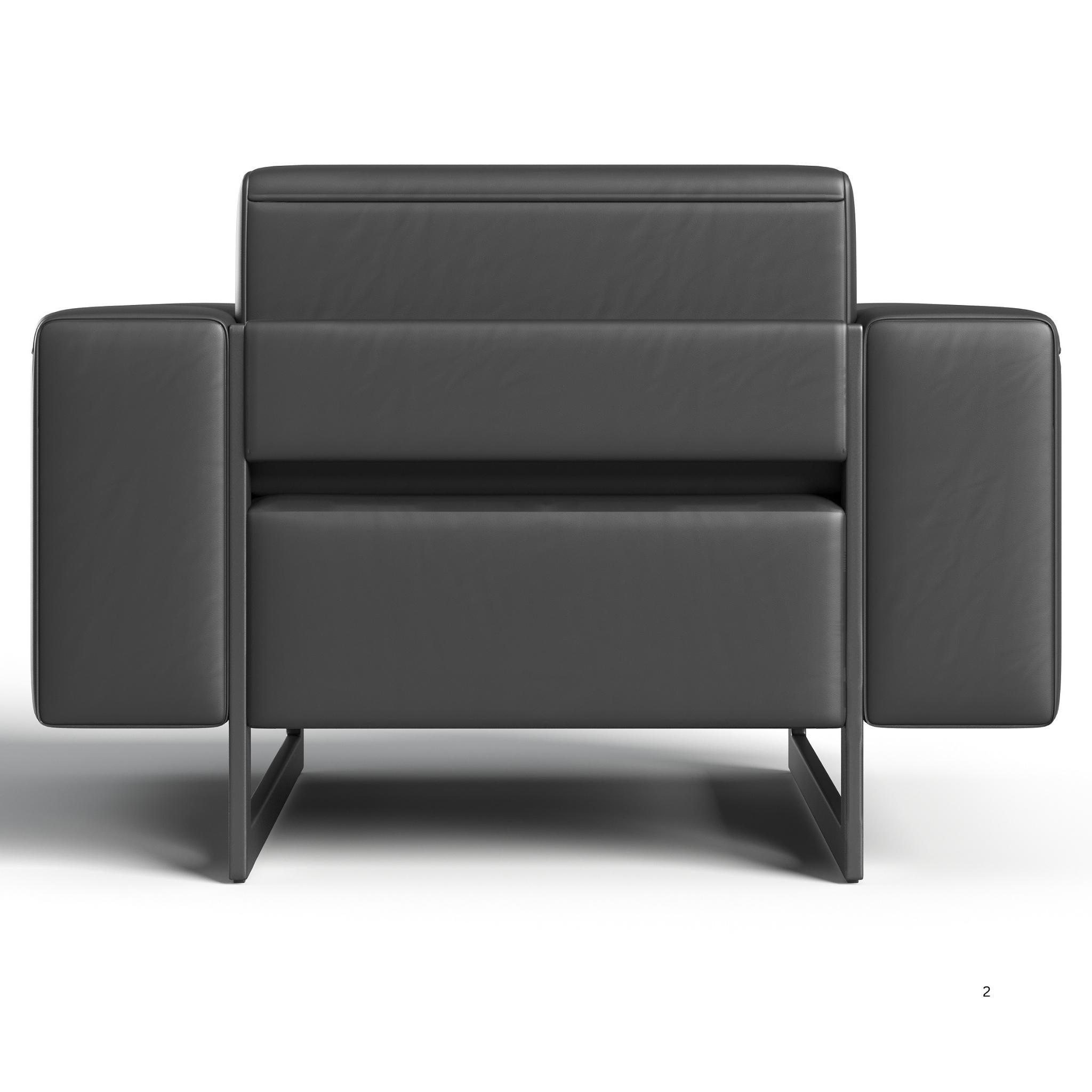 S153 – Leather Sofa, Single Seater