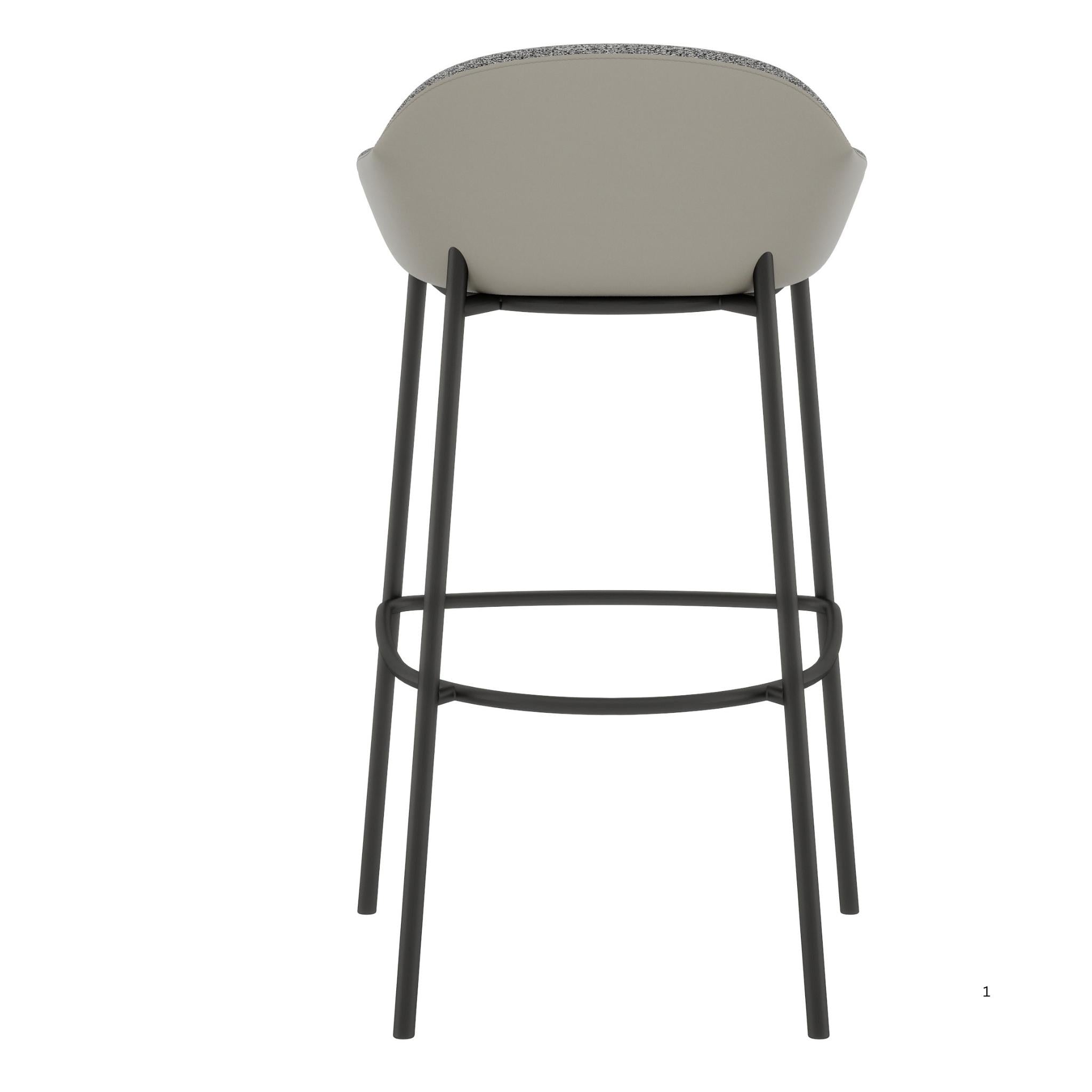 SYU26.1B - Stool