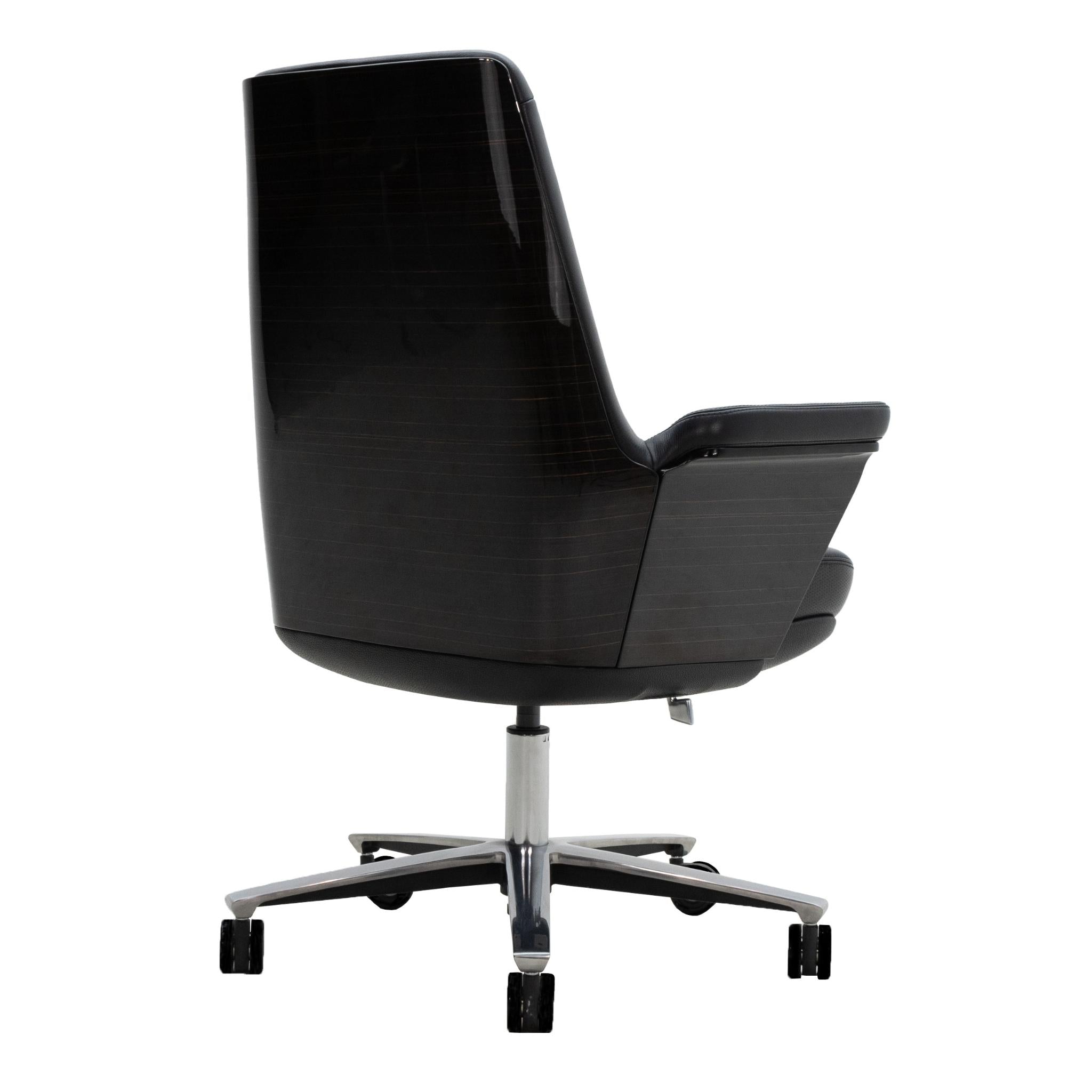 Sam (Mediumback) - Executive Chair