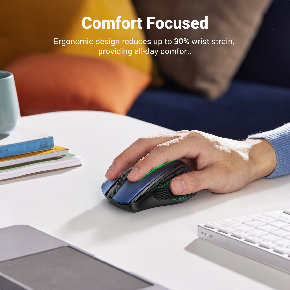 UGREEN Ergonomic 2.4G Wireless Mouse (Blue) - View 2 - Office R Us