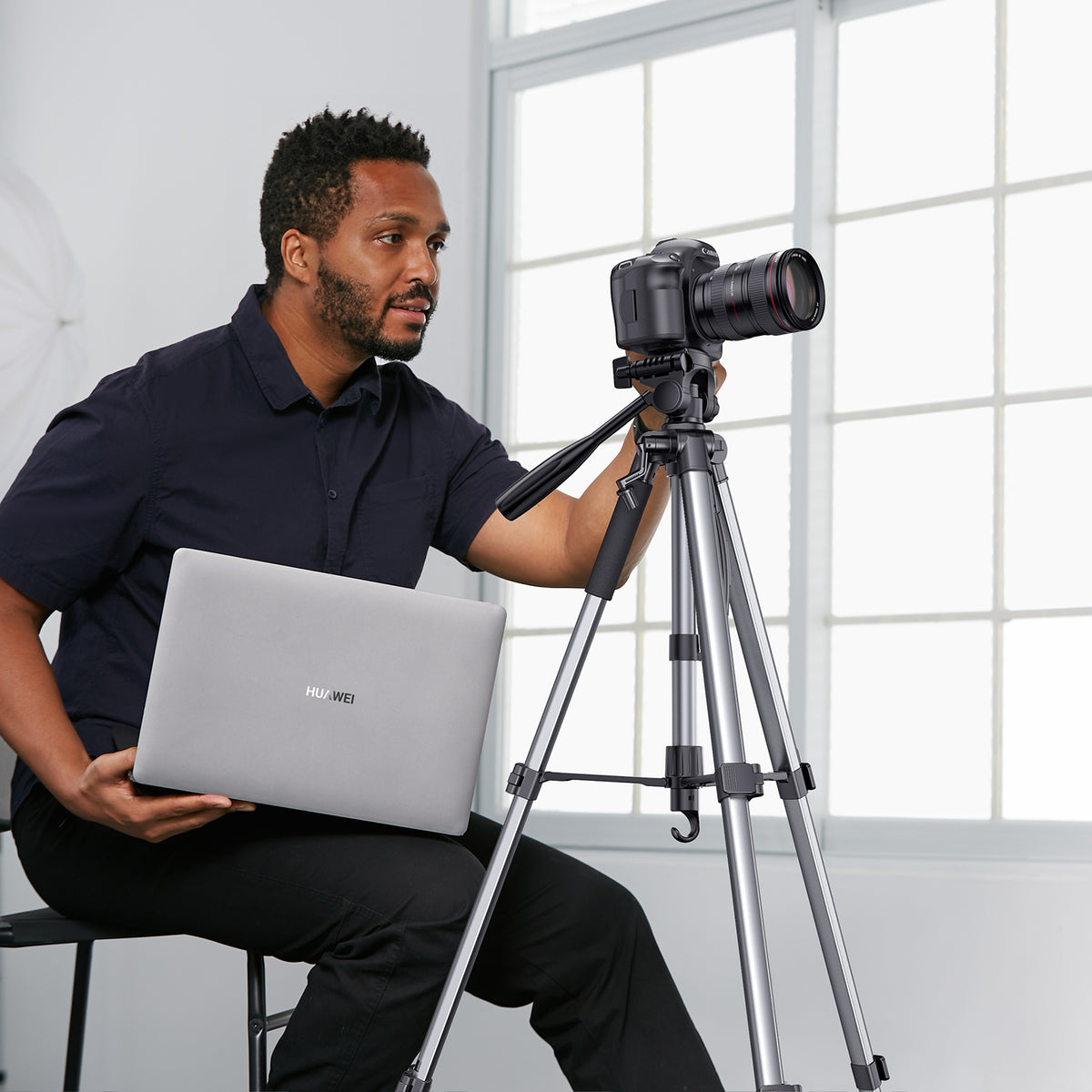UGREEN Professional Tripod for Phone & Camera - View 2 - Office R Us