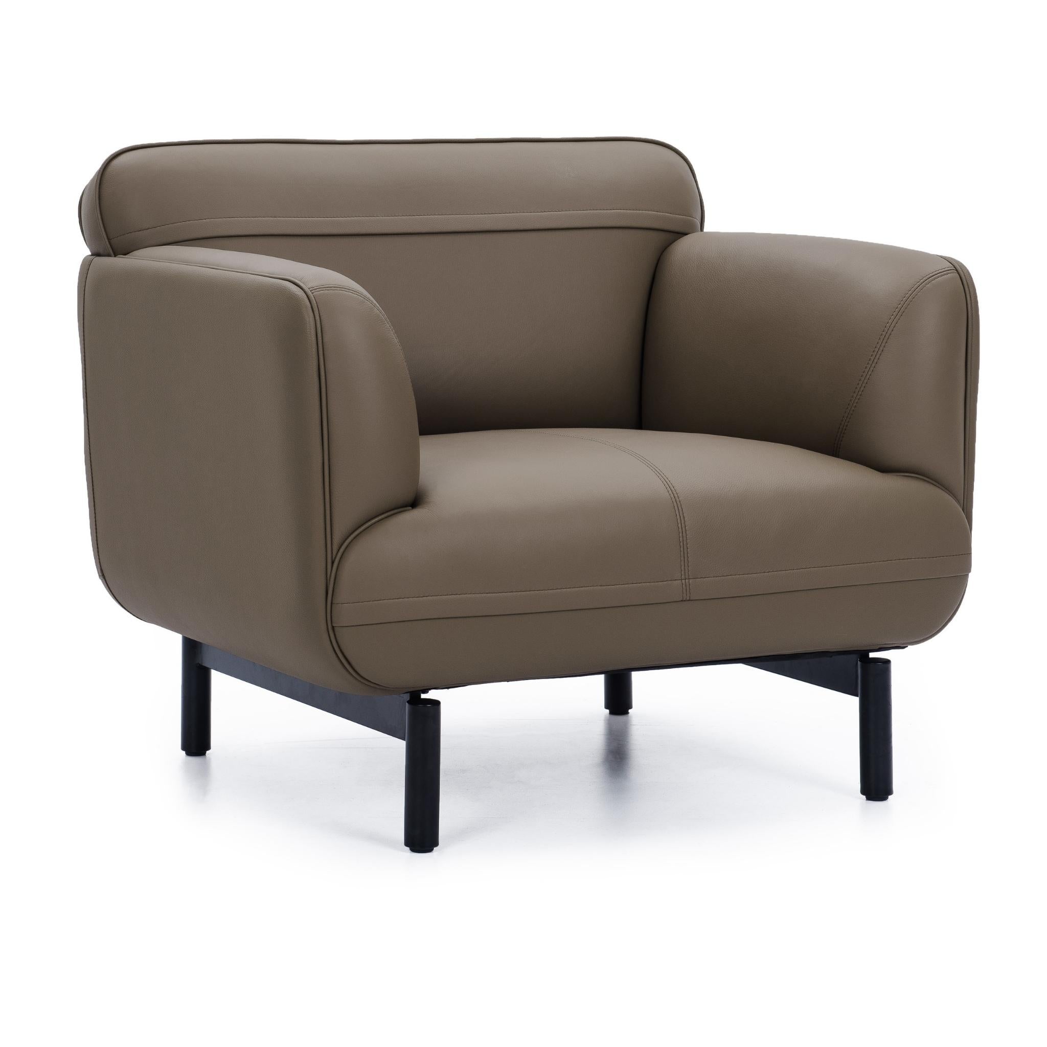 S152 – Leather Sofa, Single Seater