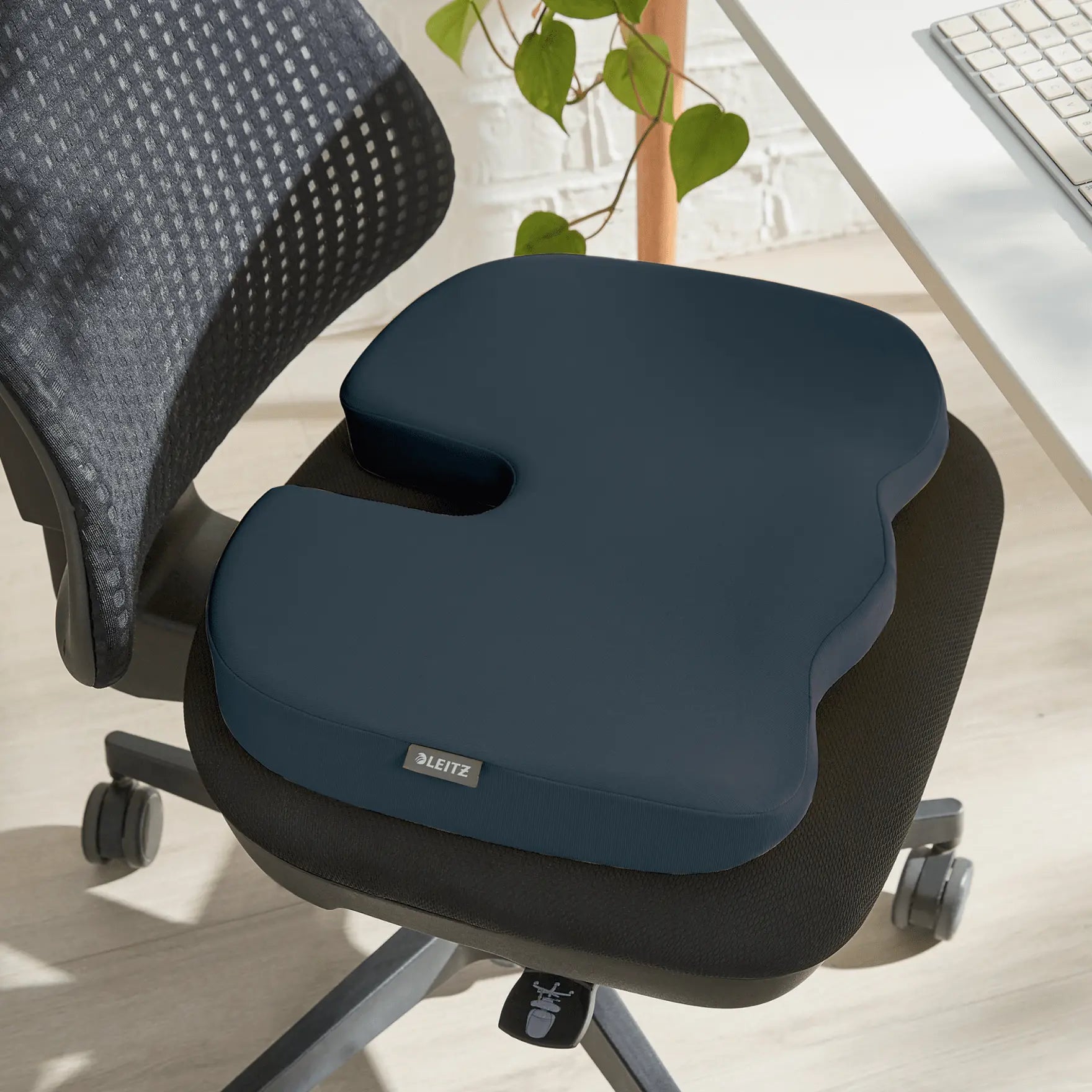 Leitz Ergo Cosy Seat Cushion - Image 3 - Office R Us
