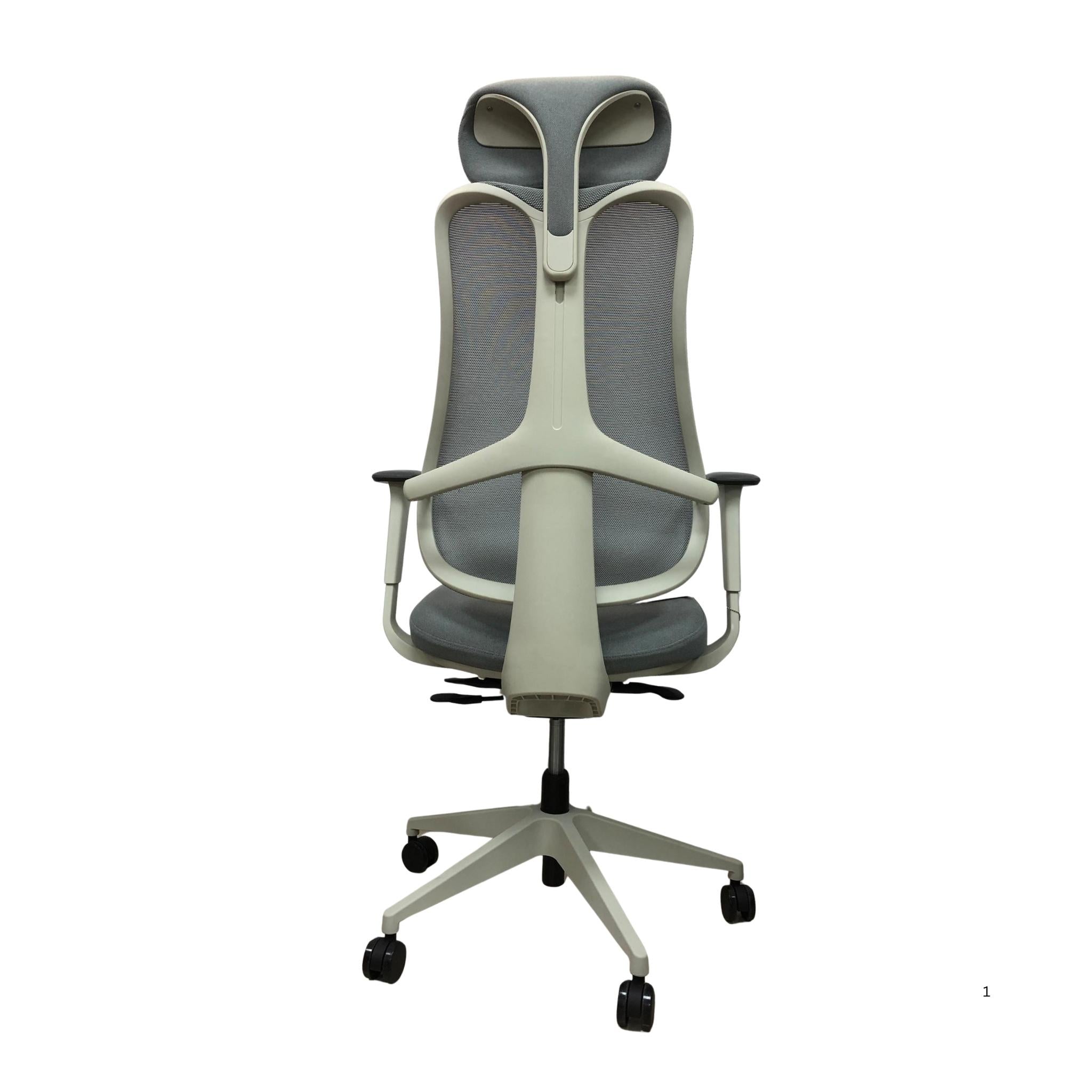 EX181 - Executive Mesh Chair