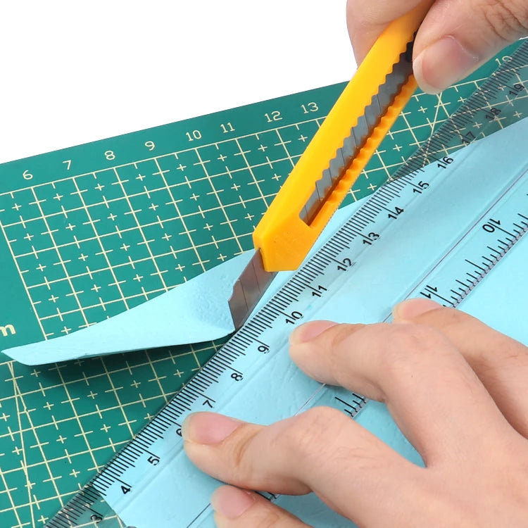 Soft Grip Utility Knife Set – 3 Pieces