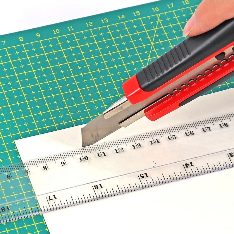 Colourful ABS Utility Knife with 18 mm Snap-Off Blade