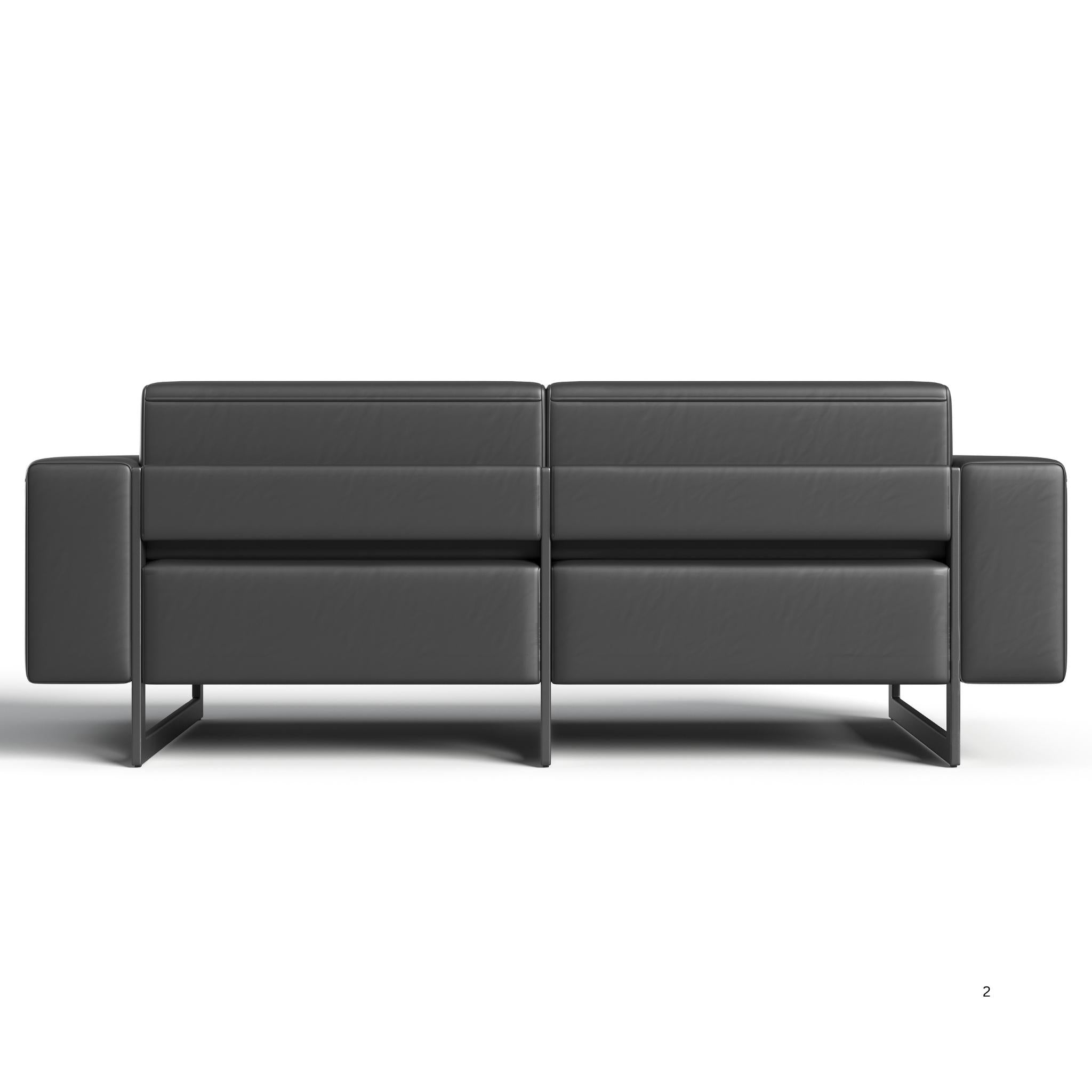 S153 – Leather Sofa, 3-Seater