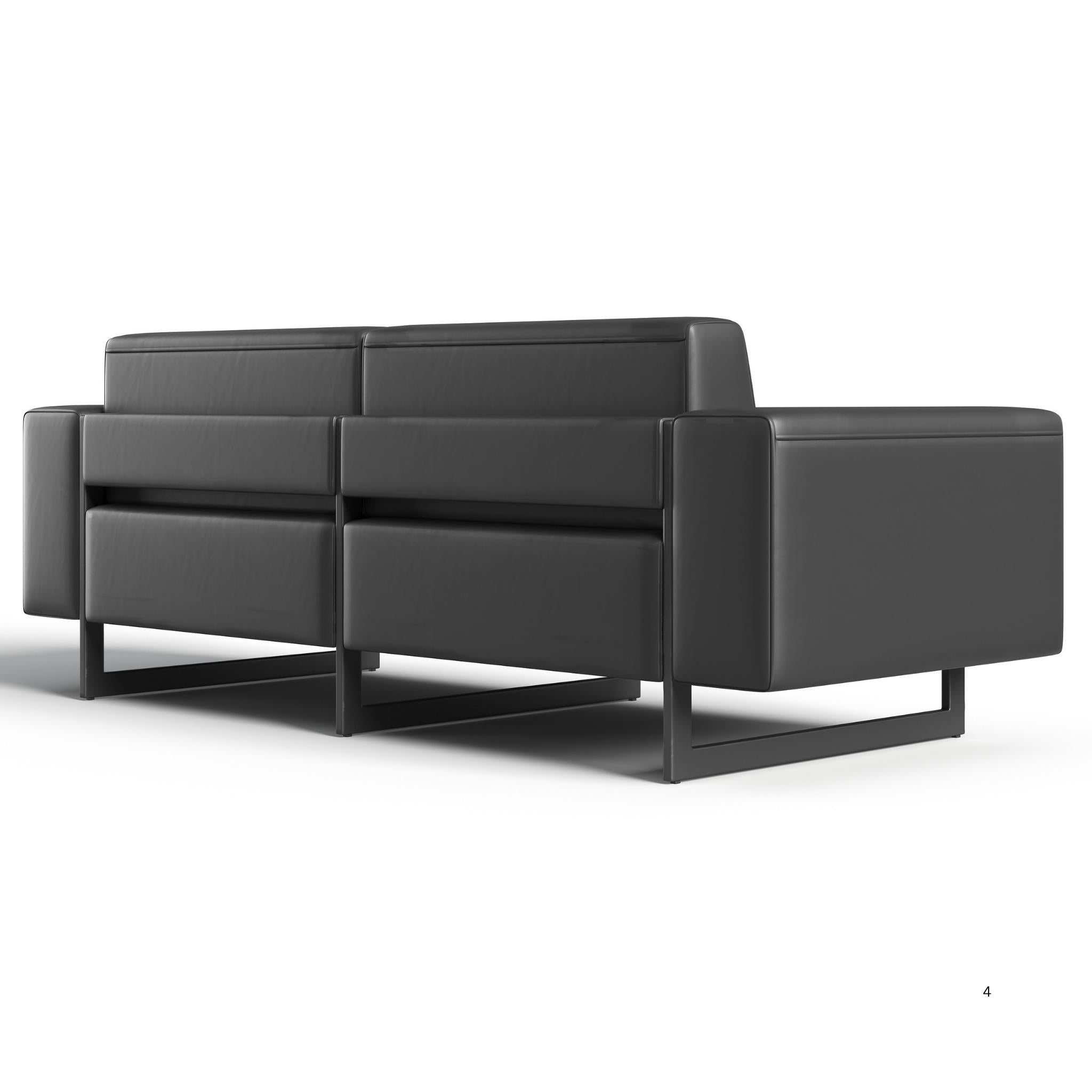 S153 – Leather Sofa, 3-Seater