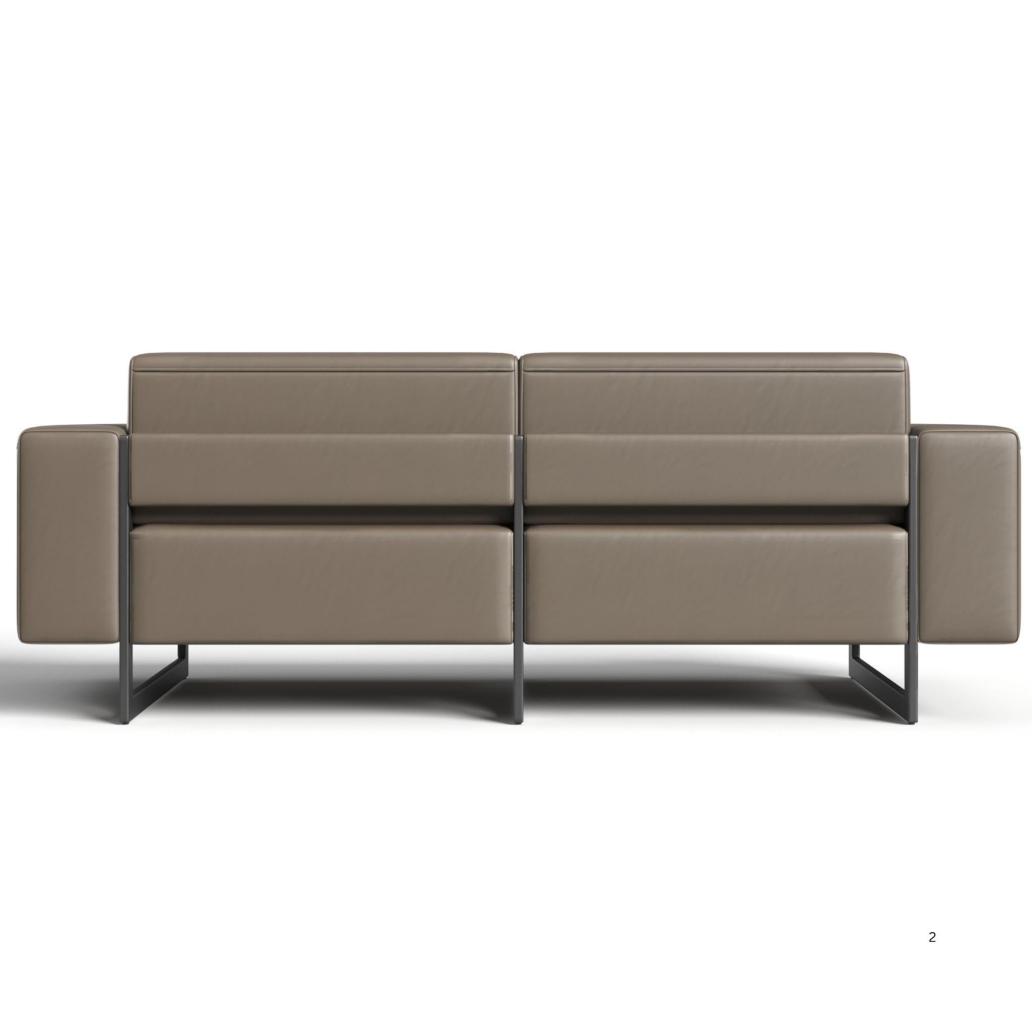 S153 – Leather Sofa, 3-Seater