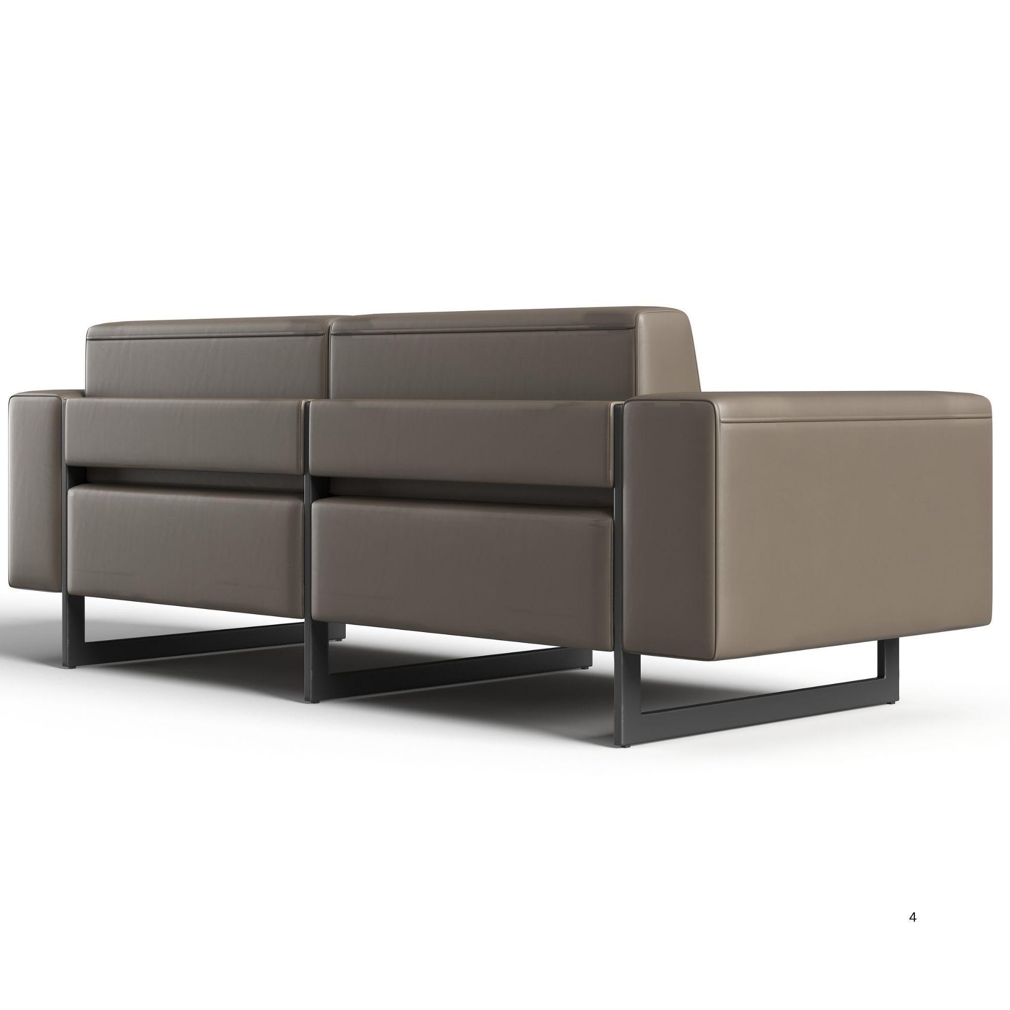 S153 – Leather Sofa, 3-Seater