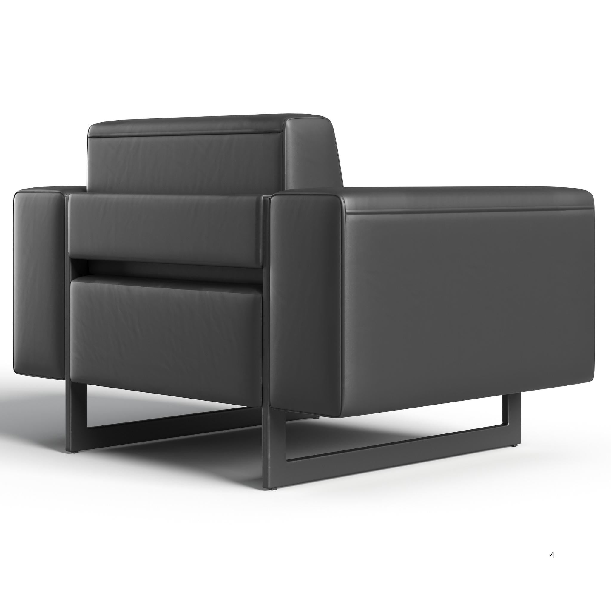S153 – Leather Sofa, Single Seater