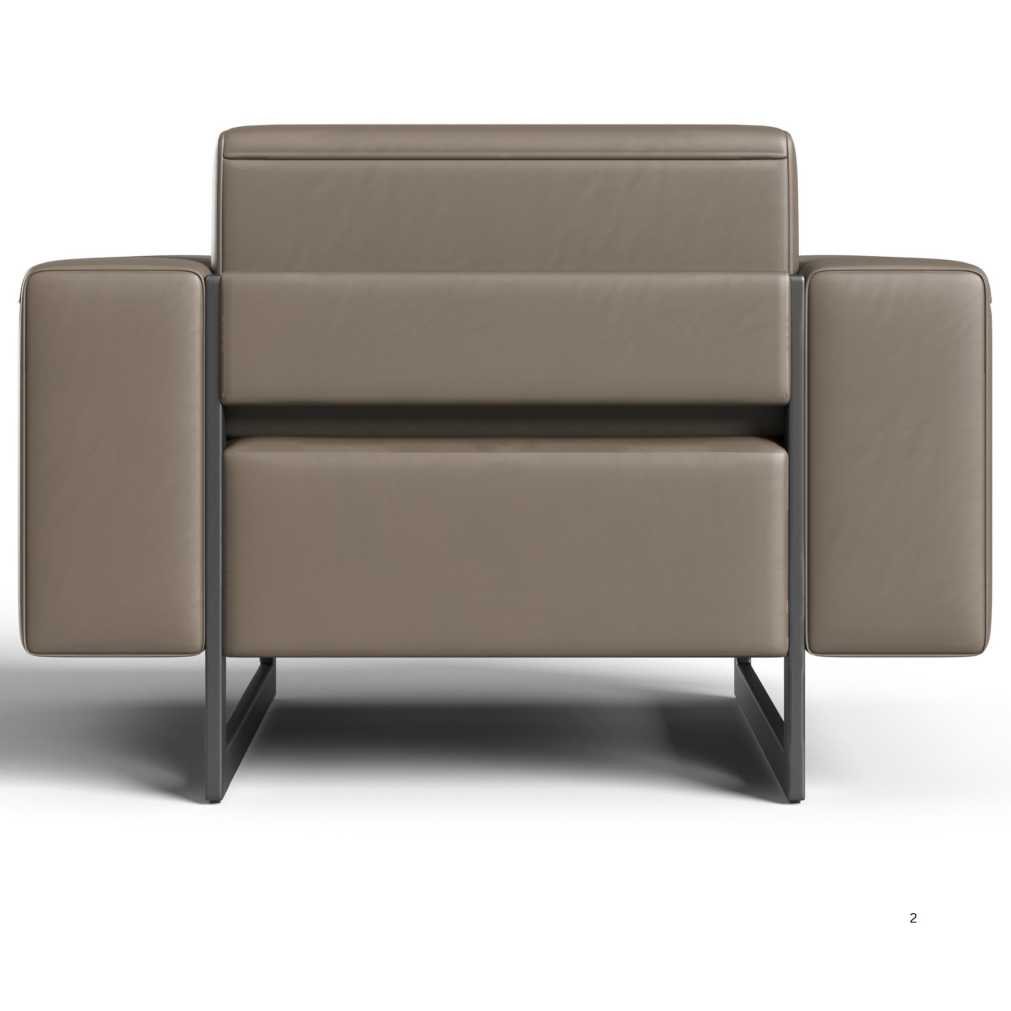 S153 – Leather Sofa, Single Seater