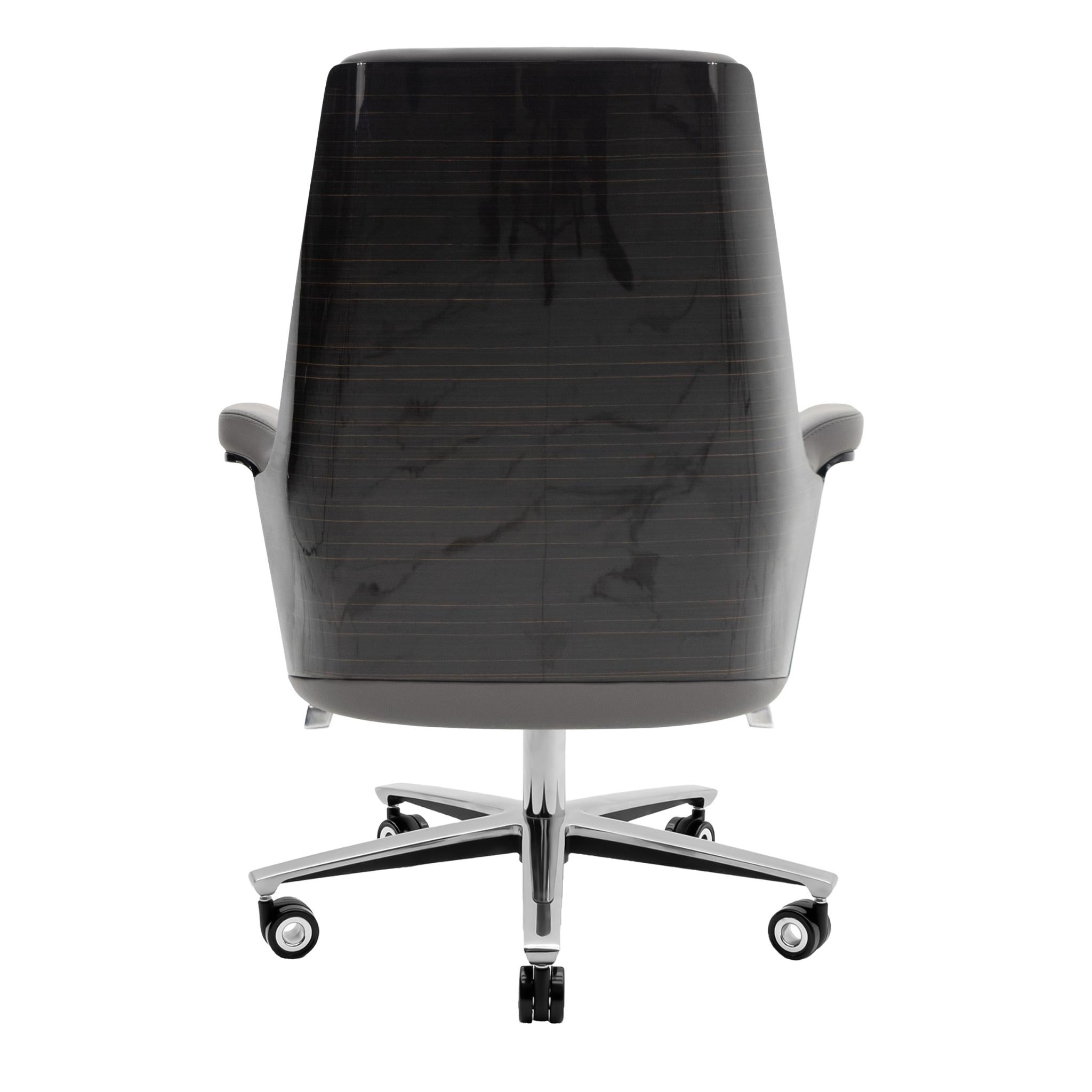 Sam (Mediumback) - Executive Chair