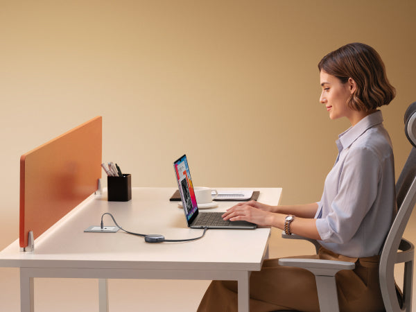 UGREEN USB-C to USB-C PD Fast Charging Retractable Cable 100W Max (1m) - View 2 - Office R Us