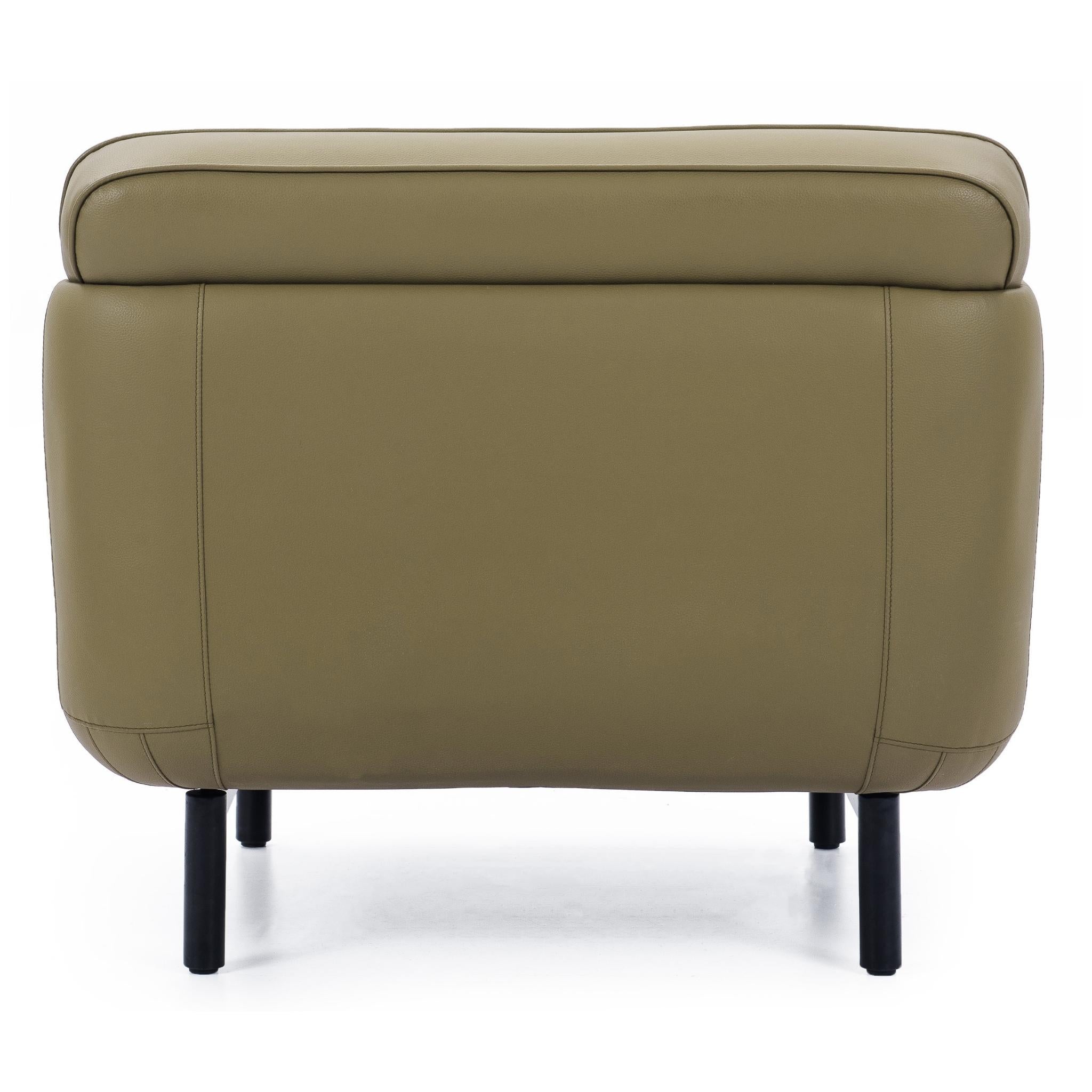 S152 – Leather Sofa, Single Seater