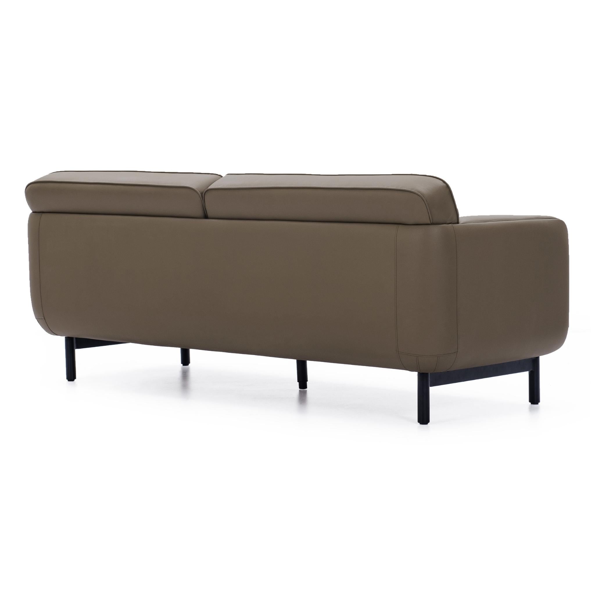 S152 – Leather Sofa, 3-Seater